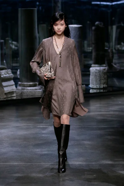 Look 30